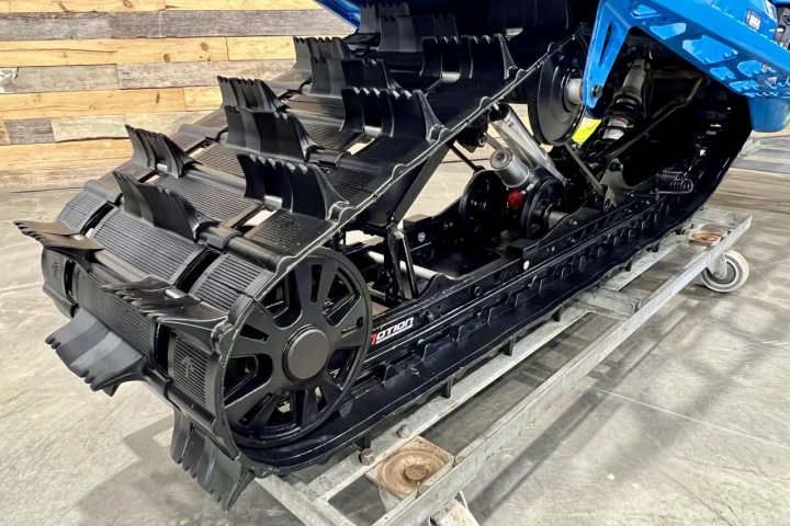 2018 BRP SKI-DOO RENEGADE BACKCOUNTRY X 850 E-TEC 146'' X 2'' + REV GEN4 + COULEUR RARE 