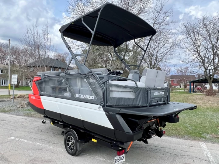 2024 BRP SEA-DOO SWITCH CRUISE 18' 230 HP + IBR + VTS + IDF + GPS + AUDIO + BIMINI + REMORQUE DLX 