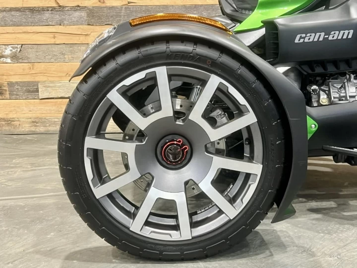 2019 BRP CAN-AM SPYDER / RYKER RALLY 900 ACE EFI + SEULEMENT 4995 KM + BEAUCOUP D'OPTIONS AJOUTER $$$ + CONDITION IMPECCABLE A1 