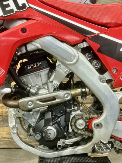 2018 HONDA CRF 250R PGM-FI + 4 TEMPS + DEMARREUR ELECTRIQUE + 94 HR + LOOK INCROYABLE 