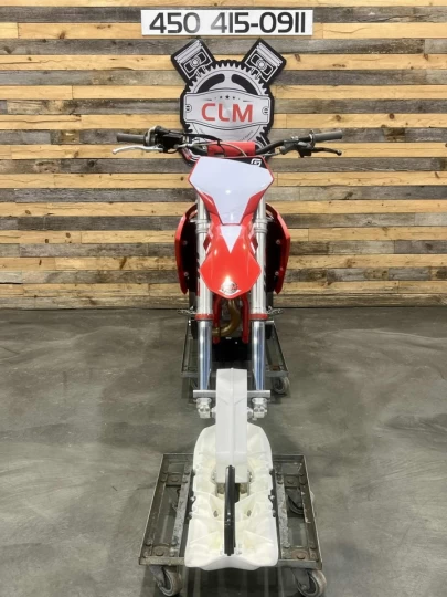 2024 GASGAS MC 450F EFI+ SEULEMENT 50 HR + KIT GRAPHIQUE CUSTON NEUF + RARE $ CONDITION A1 