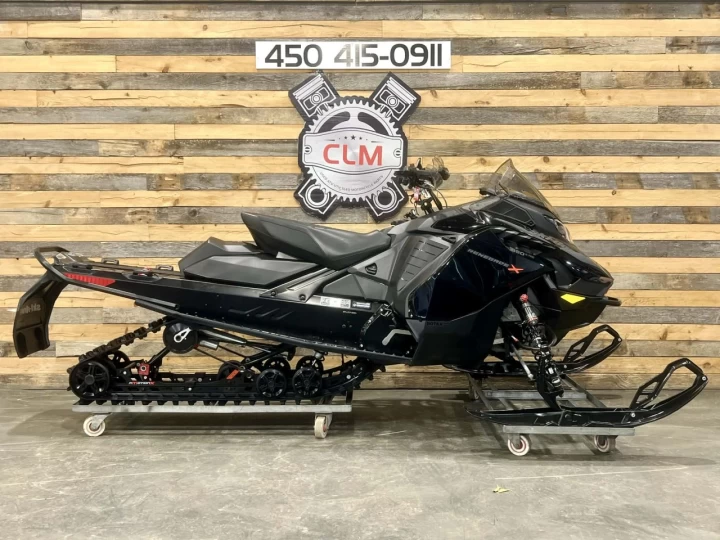 2023 BRP SKI-DOO RENEGADE X 850 E-TEC 137'' + REV GEN5 + SEULEMENT 5718 KM + CONDITION A1 